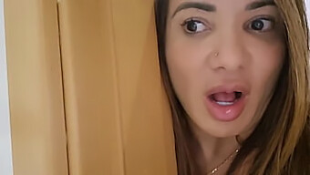 Horké Domácí Video Brunetky Milf A Syna Její Sestřenice, Jak Se Zlobí