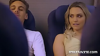 Cunnilingus Y Cowgirl En Avión Privado Con Mia Malkova