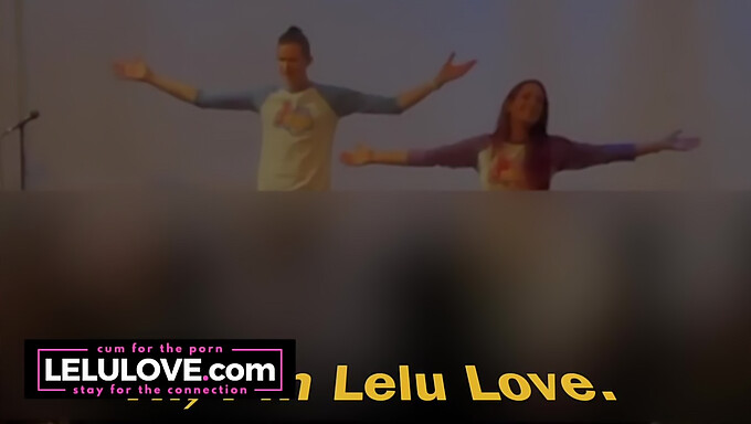 Lelu Love E Il Suo Partner Condividono L'Emozione Della Loro Prima Performance Per Adulti Dal Vivo In Questo Video Amatoriale In Webcam